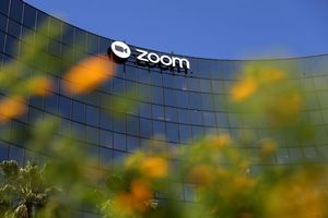 Zoom сокращает 15% рабочих мест