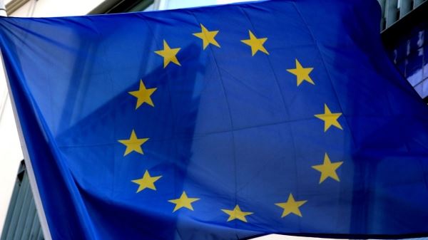 <br />
                    Bloomberg: программа выдачи «золотых виз» в Евросоюзе оказалась под угрозой<br />
                