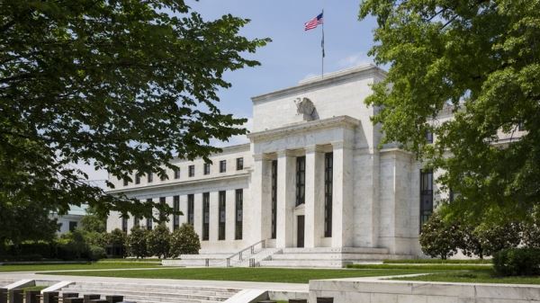 От банковского кризиса — к рецессии: ФРС США в десятый раз подряд повысила процентную ставку